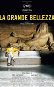 “La gran belleza” Emisión: 31 Julio 2016 En Roma, durante el verano, nobles decadentes, arribistas, políticos, criminales de altos vuelos, periodistas, actores, prelados, artistas e intelectuales tejen una trama de relaciones inconsistentes que se desarrollan en fastuosos palacios y villas. El centro de todas las reuniones es Jep Gambardella (Toni Servillo), un escritor de 65 años que escribió un solo […]